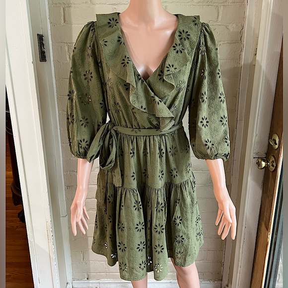Ann Taylor size 4 floral army green eyelet boho quarter sleeve summer - Picture 1 of 16